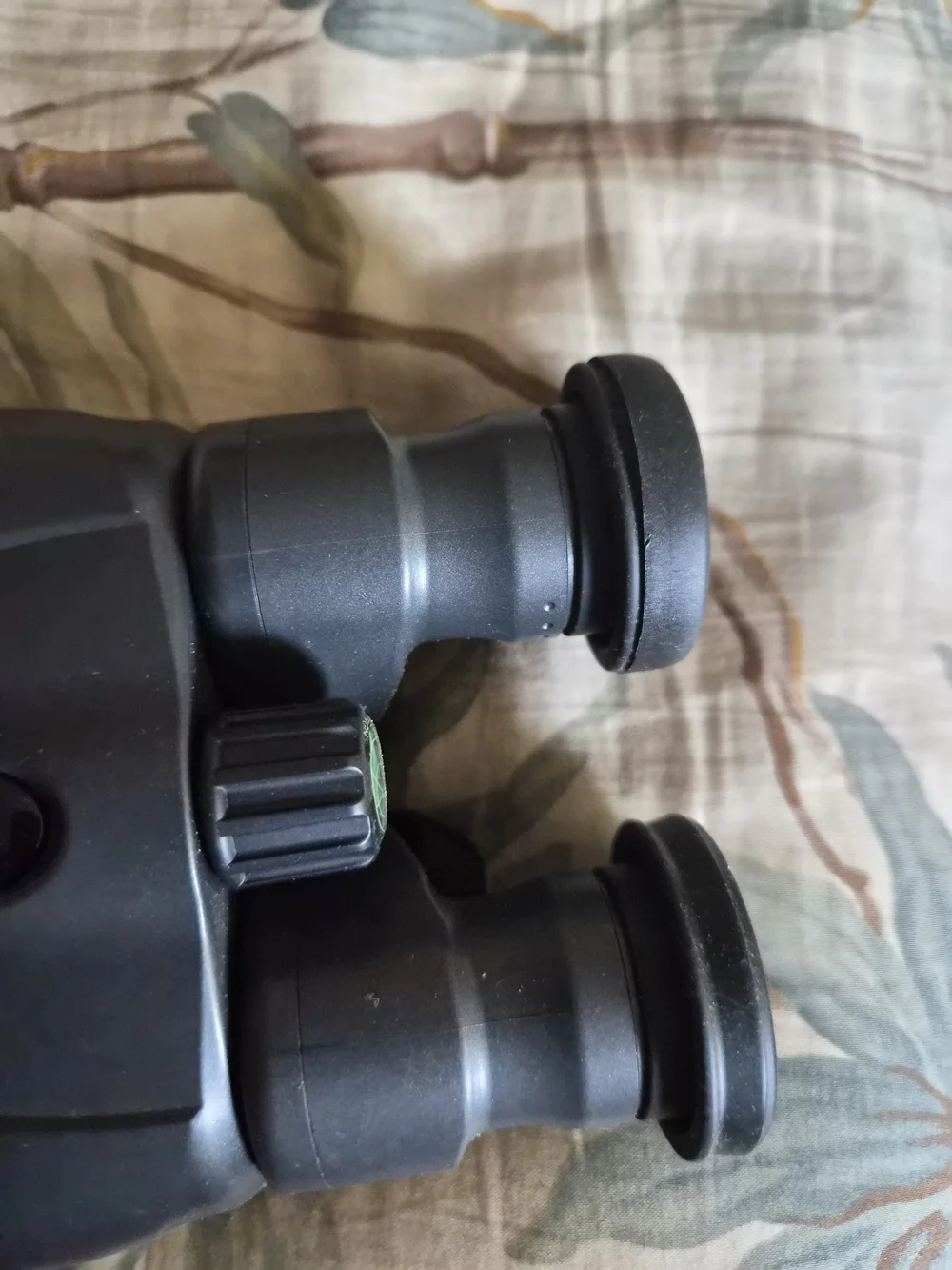 Canon 8x25 IS Image Stabilizer Compact Binoculars Black w/ Case & Strap